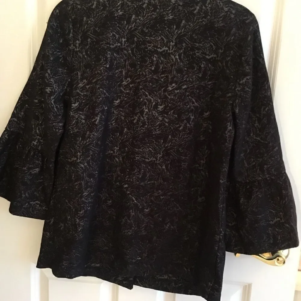 NWT Black/Silver Jacquard Jacket Size M Bell Sleev